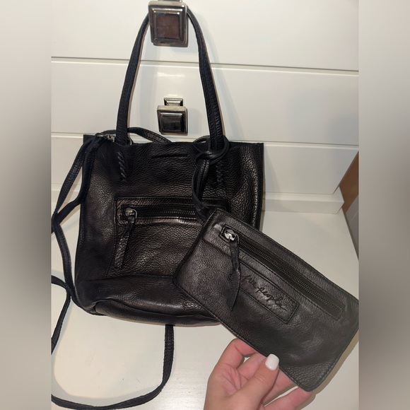 🌈🥳HP Free People Black Leather Boho Bag Has Crossbody Strap + Coin Purse. NWOT - Picture 4 of 4